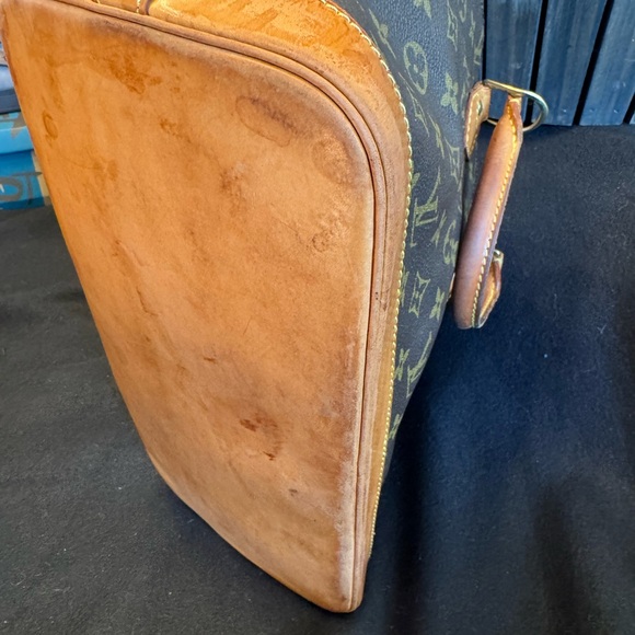 Louis Vuitton Monogram Canvas Handbag - Picture 10 of 16